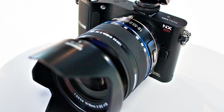 New Gear: Samsung NX200 APS-C-sized Sensor ILC New Gear: Samsung NX200 APS-C-sized Sensor ILC