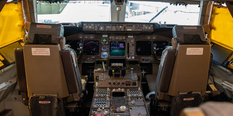 Explore the gauges, levers, and history of a 747’s iconic cockpit Explore the gauges, levers, and history of a 747’s iconic cockpit