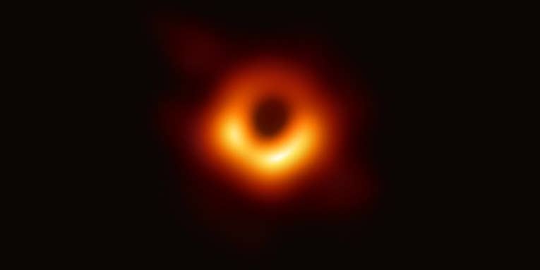 How scientists saw the ‘invisible’—and captured the first image of a black hole How scientists saw the ‘invisible’—and captured the first image of a black hole
