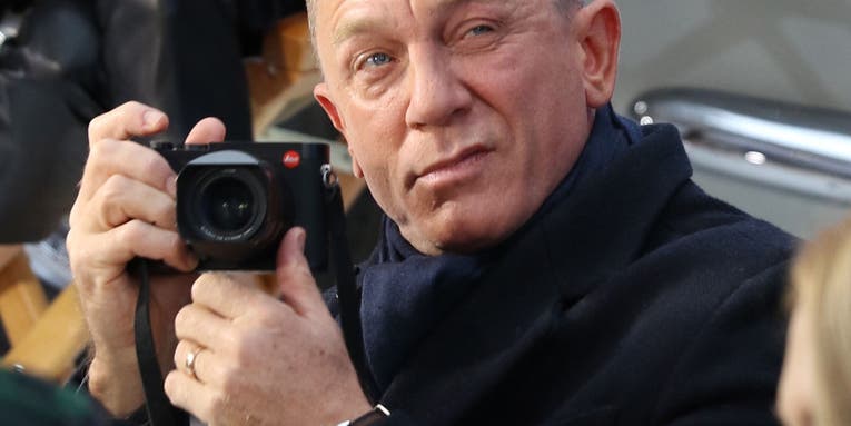 You’ll need a goldfinger to afford the new Leica Q2 ‘007’ edition You’ll need a goldfinger to afford the new Leica Q2 ‘007’ edition