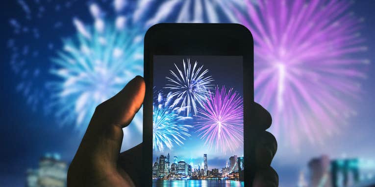 How to shoot better firework photos with your smartphone How to shoot better firework photos with your smartphone
