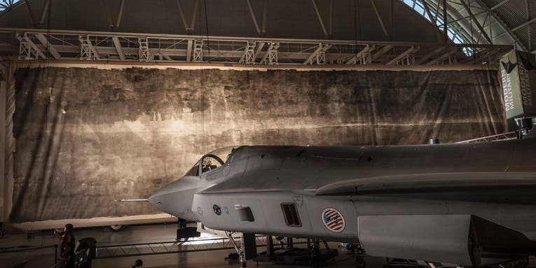 World’s Largest Photograph Goes On Display At National Air and Space Museum