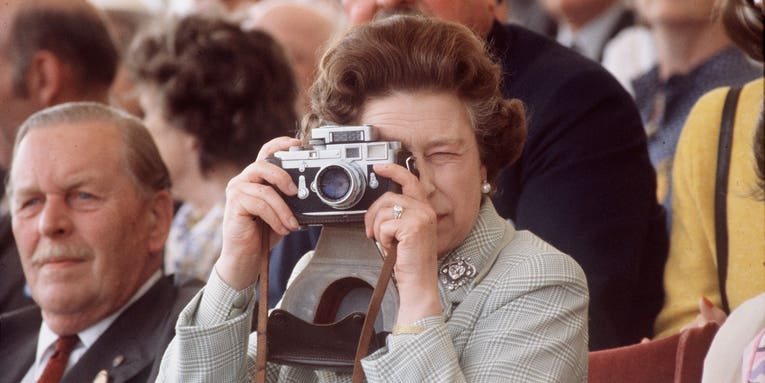 A closer look at some of Queen Elizabeth II’s favorite cameras A closer look at some of Queen Elizabeth II’s favorite cameras