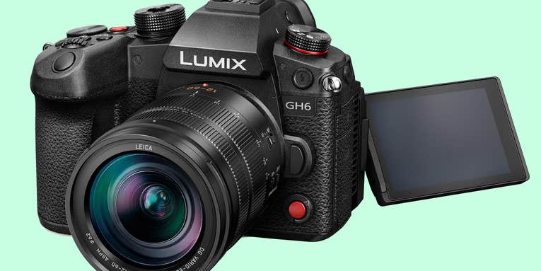 New gear: The Panasonic GH6 shoots unlimited 4K thanks to a built-in cooling system New gear: The Panasonic GH6 shoots unlimited 4K thanks to a built-in cooling system