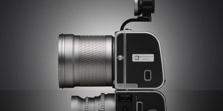 Hasselblad’s 80th-anniversary camera is worth drooling over—but maybe not buying Hasselblad’s 80th-anniversary camera is worth drooling over—but maybe not buying