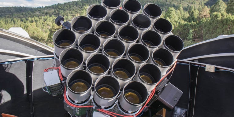 This telescope will spy distant galaxies using 168 off-the-shelf Canon lenses This telescope will spy distant galaxies using 168 off-the-shelf Canon lenses