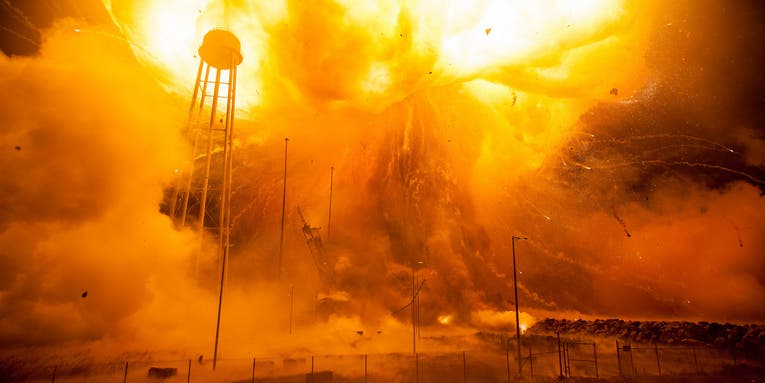 NASA’s Photos of a Rocket Explosion Make Fine Art Out of Scientific Catastrophe NASA’s Photos of a Rocket Explosion Make Fine Art Out of Scientific Catastrophe