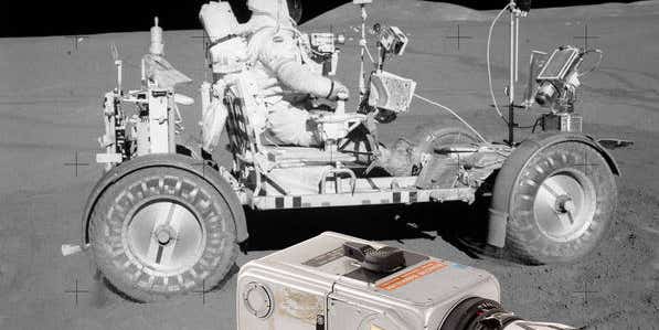 NASA Hasselblad To Be Auctioned, Expected to Hit $200,000+ NASA Hasselblad To Be Auctioned, Expected to Hit $200,000+