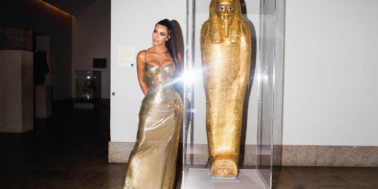 A viral photo of Kim Kardashian with a golden coffin helped solve an antiquities mystery A viral photo of Kim Kardashian with a golden coffin helped solve an antiquities mystery
