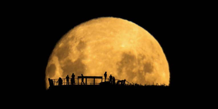How-to: Photograph the moon How-to: Photograph the moon