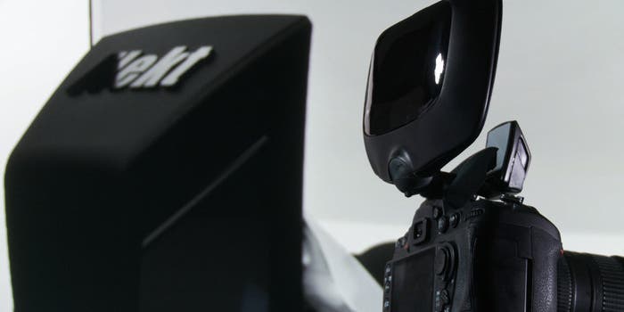 Flekt Kickstarter Wants Your Pop-up Flash to be “Studio-Quality” Flekt Kickstarter Wants Your Pop-up Flash to be “Studio-Quality”