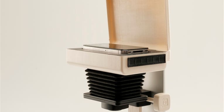 Enfojer is an Enlarger For Your Smartphone Enfojer is an Enlarger For Your Smartphone