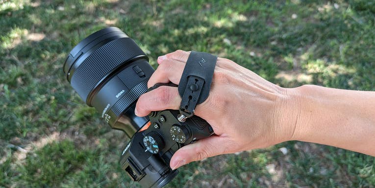 Hands-on with the Peak Design Micro Clutch: A more comfortable way to hold your camera Hands-on with the Peak Design Micro Clutch: A more comfortable way to hold your camera