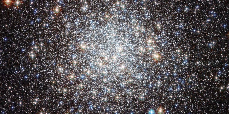 Photo: Hubble Captures the Messier 9 Cluster With More Than 250,000 Stars Photo: Hubble Captures the Messier 9 Cluster With More Than 250,000 Stars