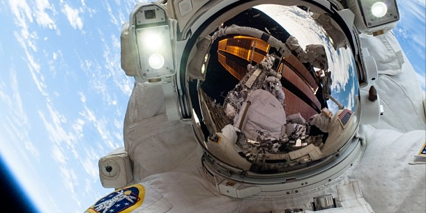 Astronaut Reminds Us That Not All Selfie Photos Are Terrible UPDATED Astronaut Reminds Us That Not All Selfie Photos Are Terrible UPDATED