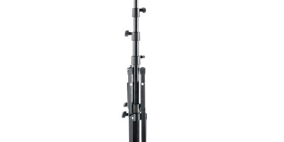 The LumoPro LP605M Convertible Light Stand That Converts Into a Monopod The LumoPro LP605M Convertible Light Stand That Converts Into a Monopod